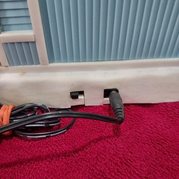 Holiday fiber optic house - Picture 5 of 10